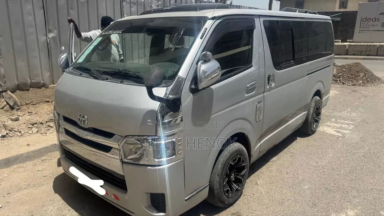 Toyota HiAce 2007 Silver