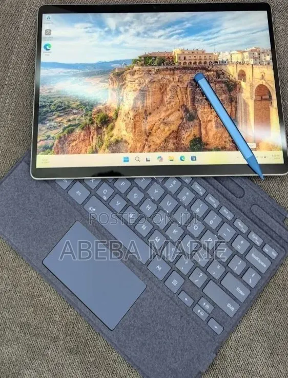 New Laptop Microsoft Surface Pro 9 16GB Intel Core i7 SSD 512GB