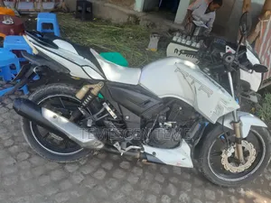New TVS Apache 180 RTR 2018 White