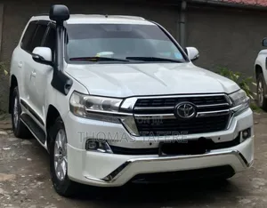 Toyota Land Cruiser 2012 White