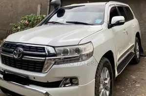 Toyota Land Cruiser 2012 White