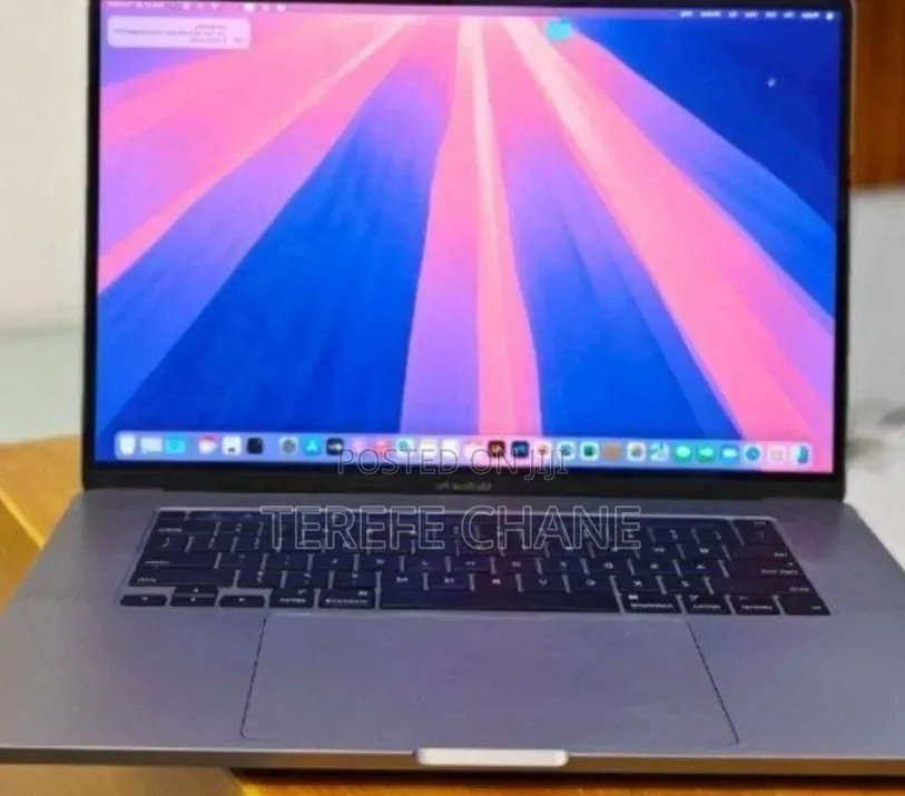 New Laptop Apple MacBook Pro 2018 32GB Apple M1 Pro SSD 2T