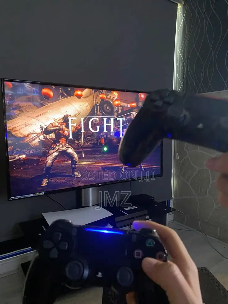 Ps4 Slim 2 Controllers and Games