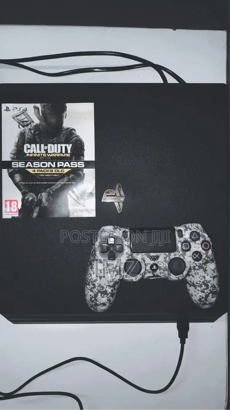 Jailbreked Ps4 Slim With2 Controllers and Games