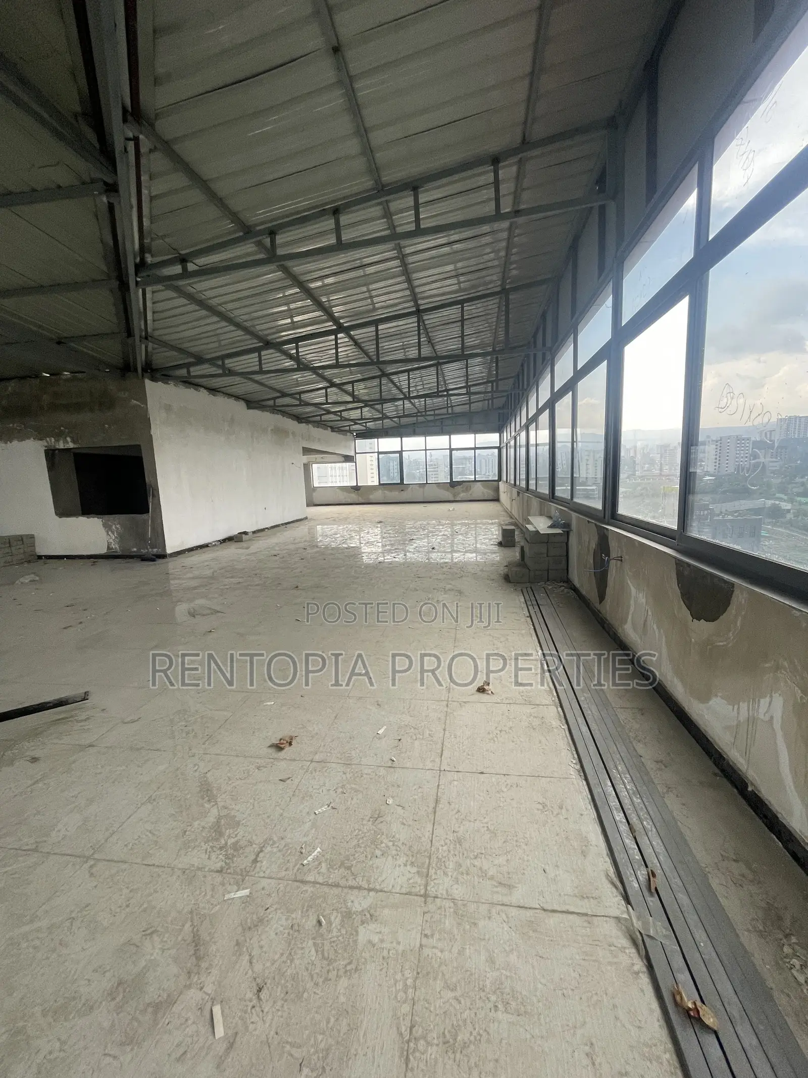 Terrace/ Rooftop for Rent! Lounge / Club/ Restaurant! At Urael