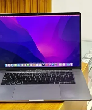 New Laptop Apple MacBook Pro 2018 32GB Intel Core i9 SSD 2T