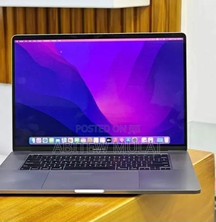 New Laptop Apple MacBook Pro 2018 32GB Intel Core i9 SSD 2T
