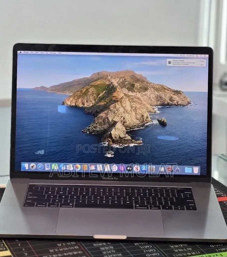 New Laptop Apple MacBook Pro 2018 32GB Intel Core i7 SSD 1T