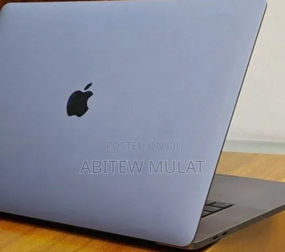 New Laptop Apple MacBook Pro 2018 32GB Intel Core i7 SSD 1T