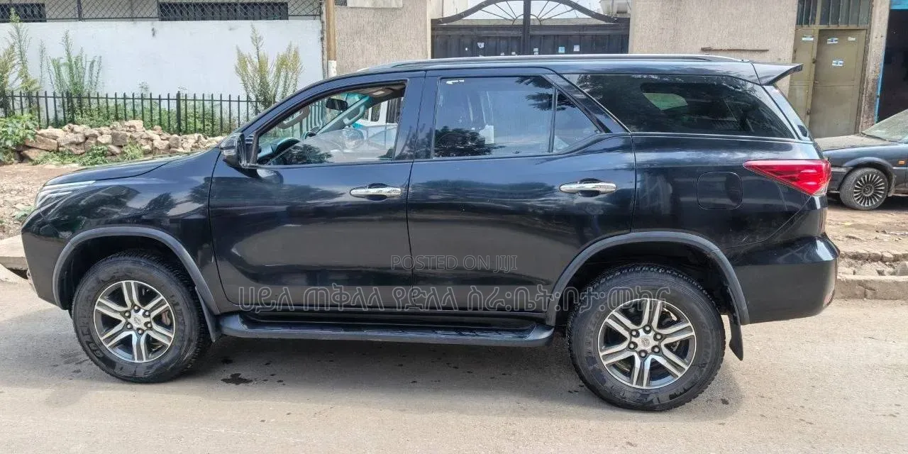 Toyota Fortuner 2022 Matt Black