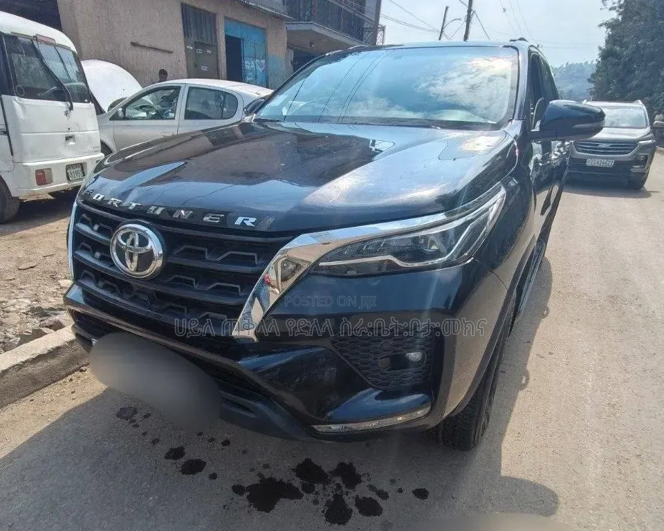 Toyota Fortuner 2022 Matt Black