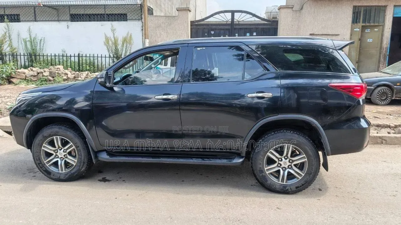 Toyota Fortuner 2022 Matt Black