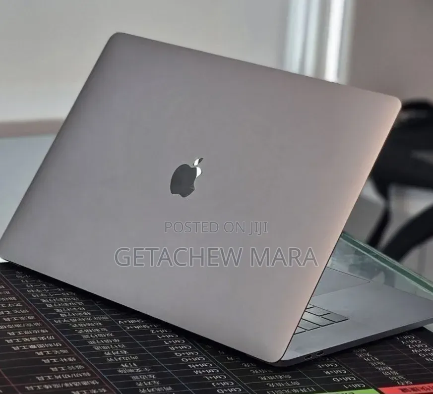 New Laptop Apple MacBook 2008 32GB Intel SSD 1T