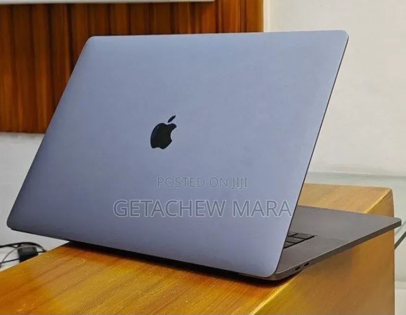 New Laptop Apple MacBook 2018 32GB Intel Core i9 SSD 2T