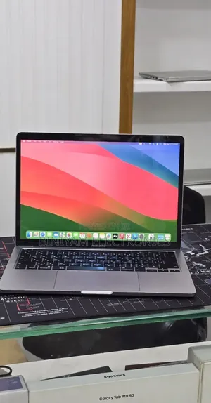 New Laptop Apple MacBook Pro 2020 M1 16GB Apple M1 Pro SSD 512GB