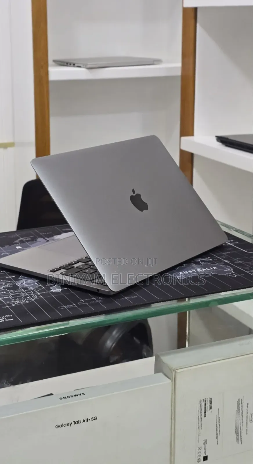 New Laptop Apple MacBook Pro 2020 M1 16GB Apple M1 Pro SSD 512GB