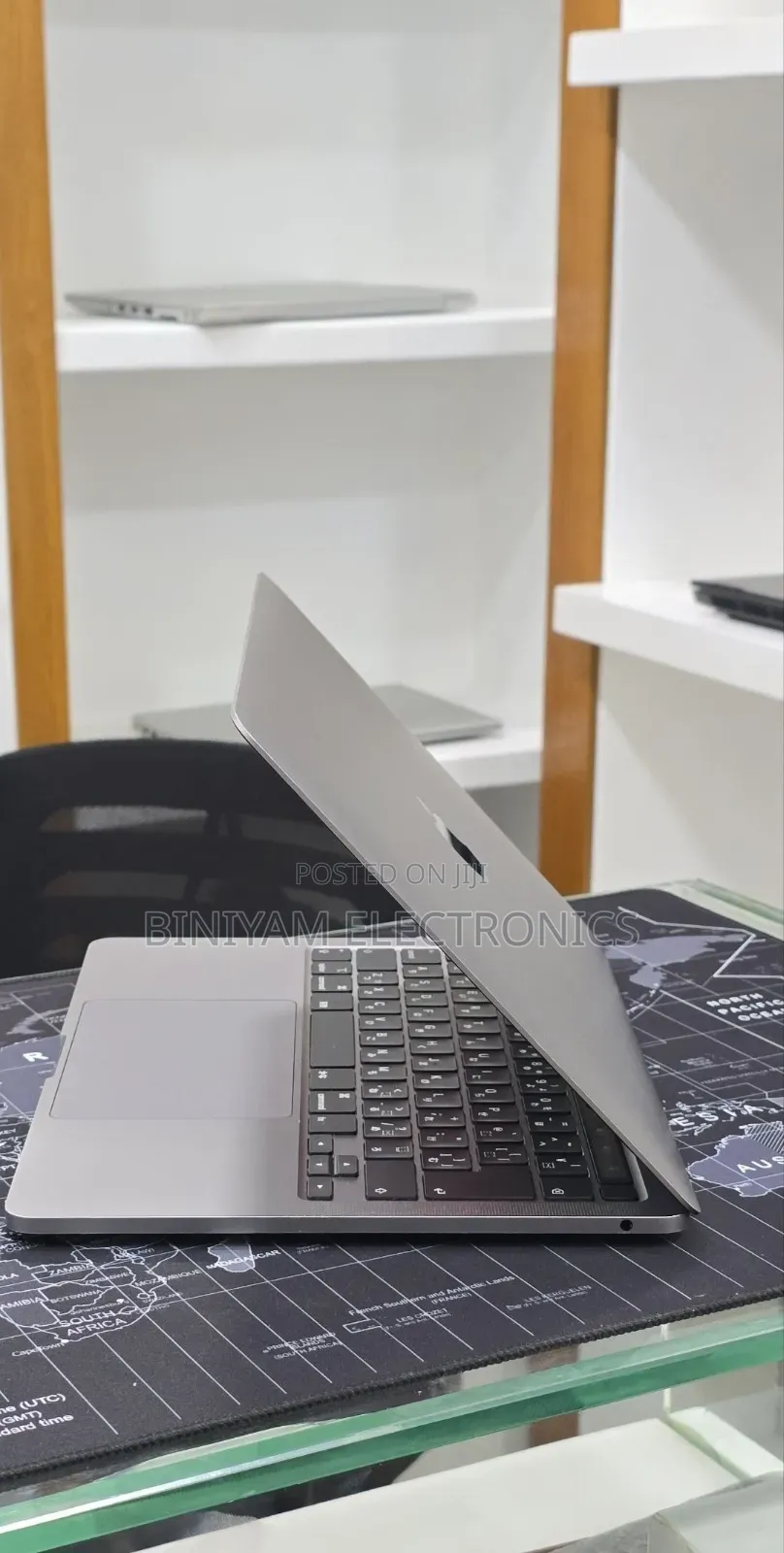 New Laptop Apple MacBook Pro 2020 M1 16GB Apple M1 Pro SSD 512GB