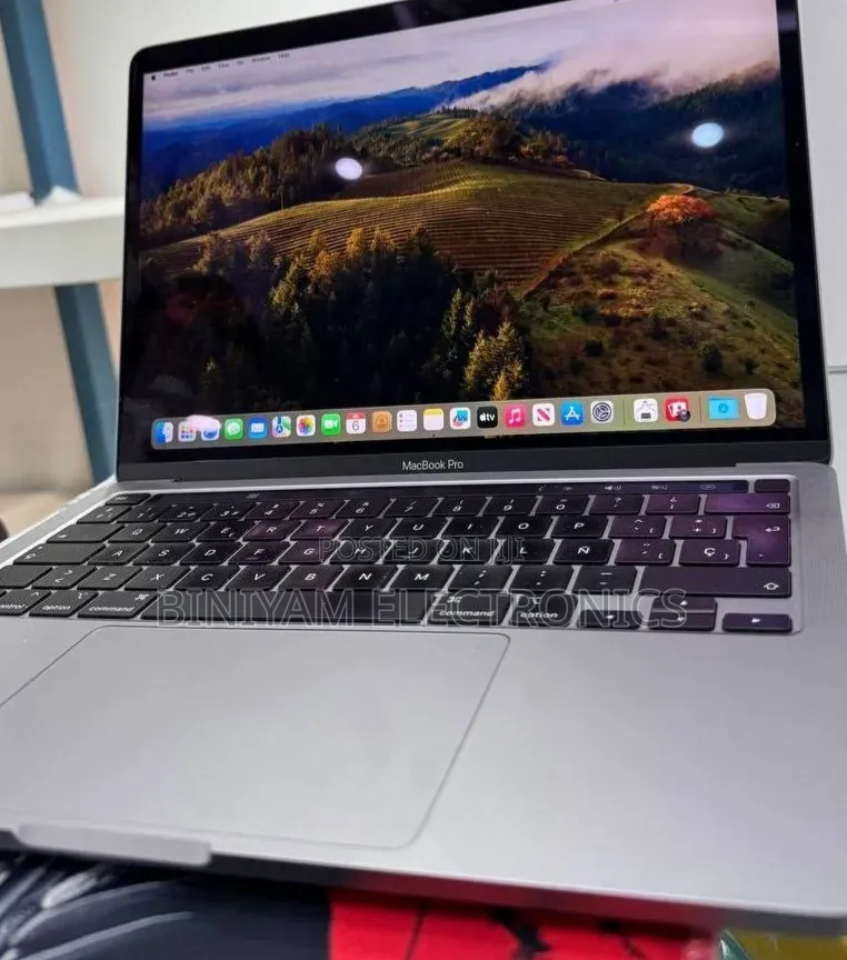 New Laptop Apple MacBook Pro 16GB Apple M1 Pro SSD 512GB