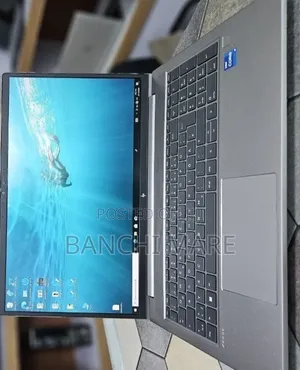 New Laptop HP ZBook Firefly G8 32GB Intel Core i7 SSD 512GB