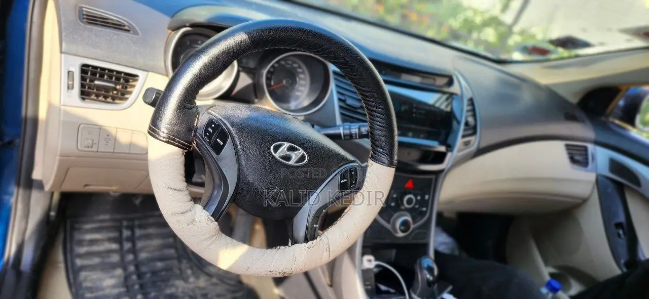 Hyundai Avante 2016 Blue