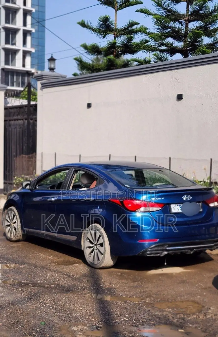 Hyundai Avante 2016 Blue