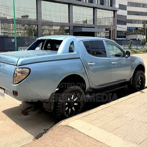 Mitsubishi L200 2008 Blue