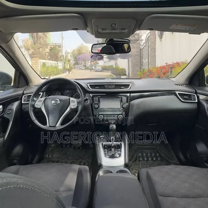 Nissan Qashqai 2017 Gray