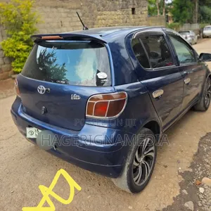 Toyota Vitz 2004 Blue