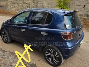 Toyota Vitz 2004 Blue