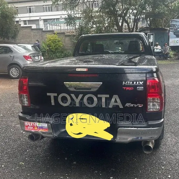 Toyota Hilux 2017 Gray