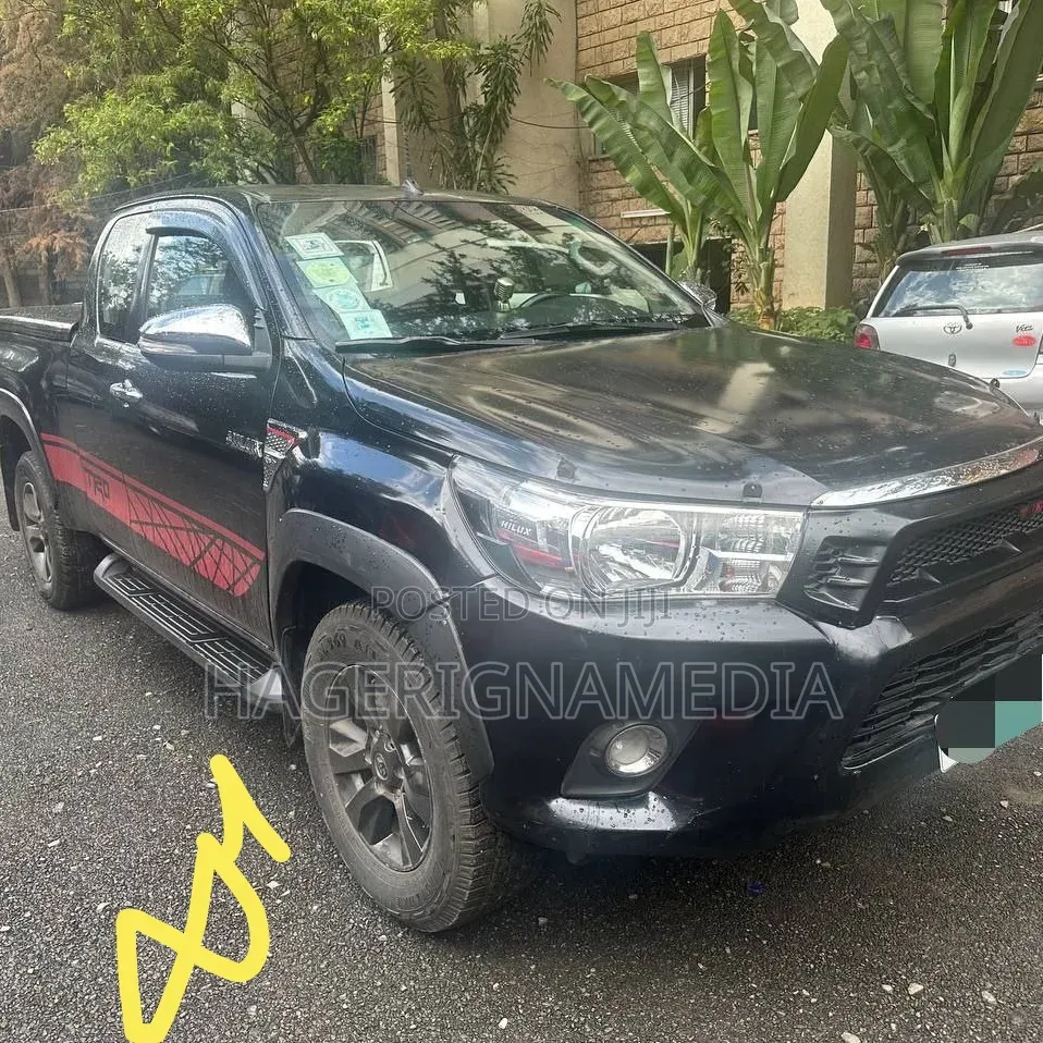Toyota Hilux 2017 Gray