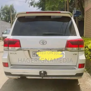 Toyota Land Cruiser 2014 White