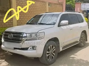 Toyota Land Cruiser 2014 White