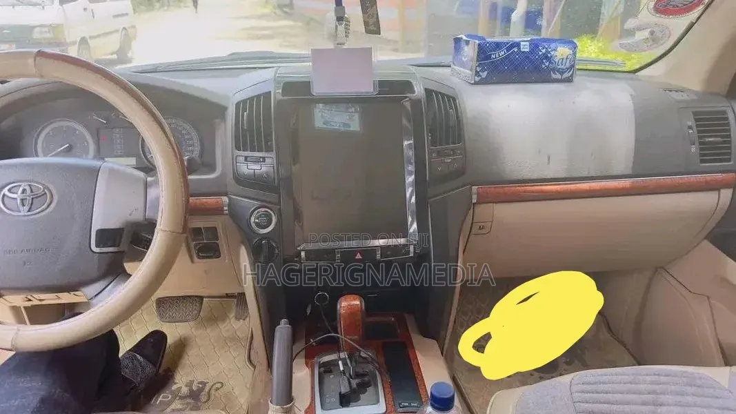 Toyota Land Cruiser 2014 White