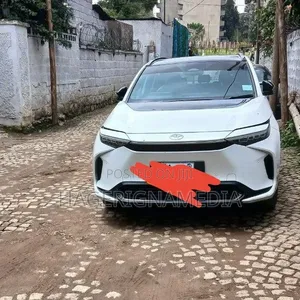 Toyota bZ4X 2024 White