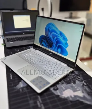 New Laptop Dell Inspiron 15 8GB Intel Core i5 SSD 256GB