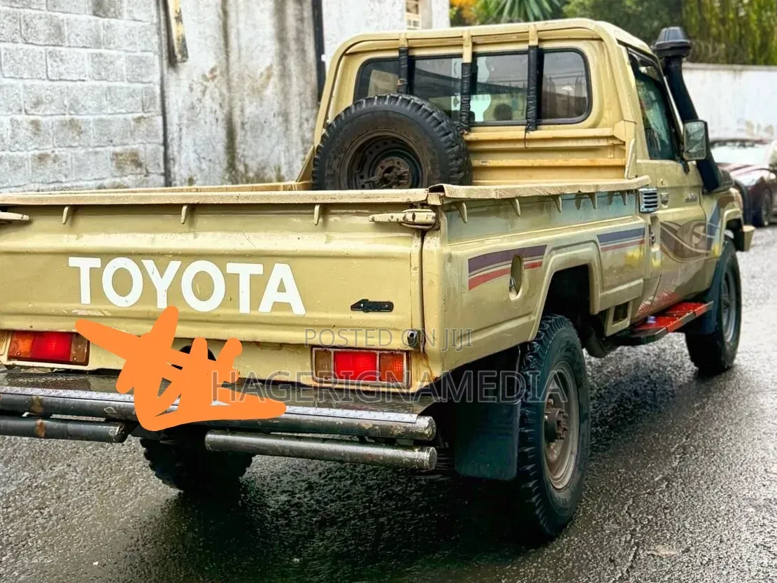 Toyota Land Cruiser 2012 Beige
