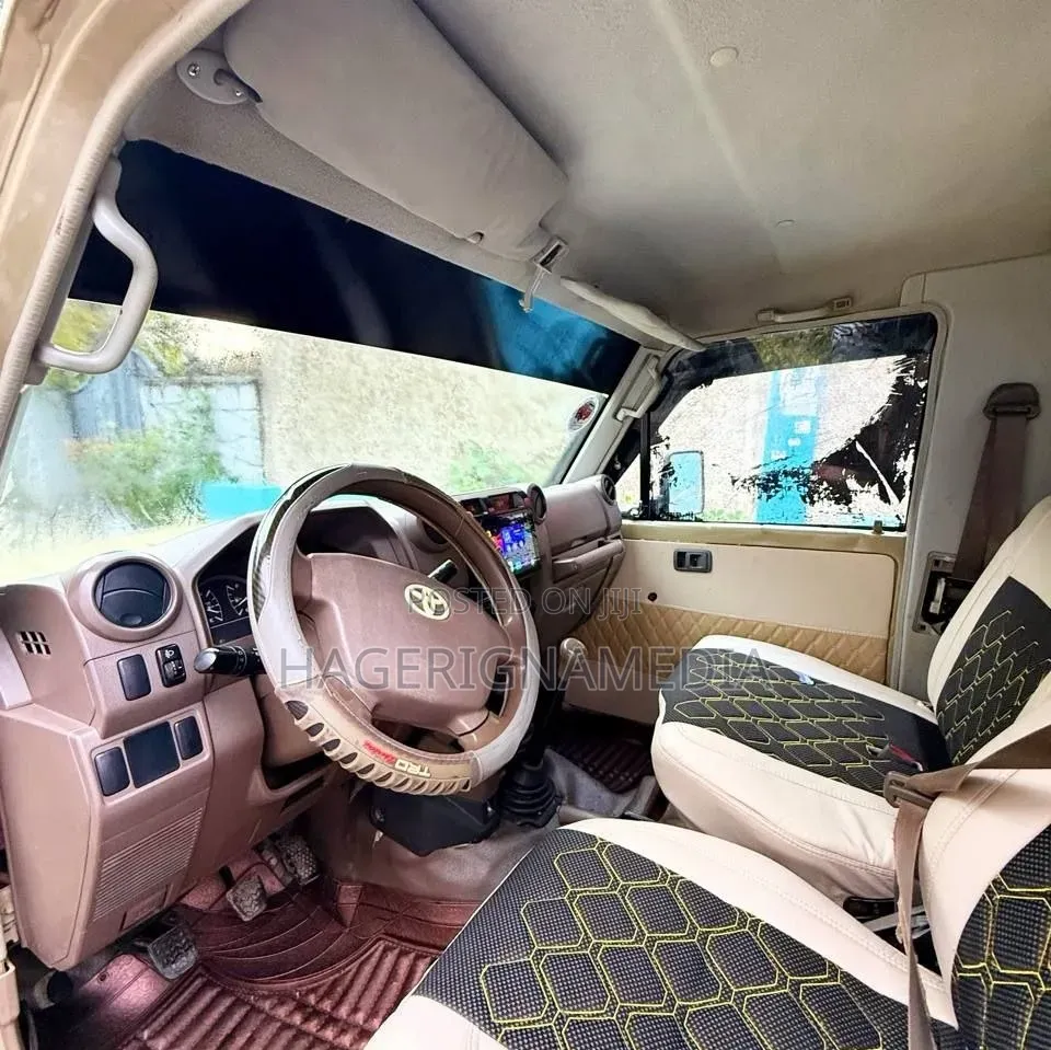 Toyota Land Cruiser 2012 Beige