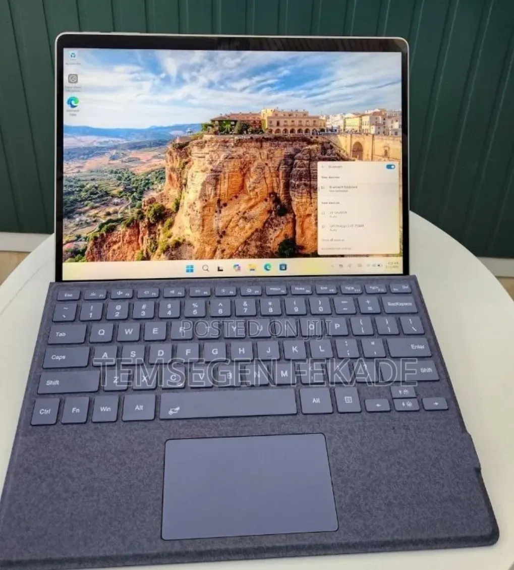 New Laptop Microsoft Surface Pro 9 16GB Intel Core i7 SSD 512GB