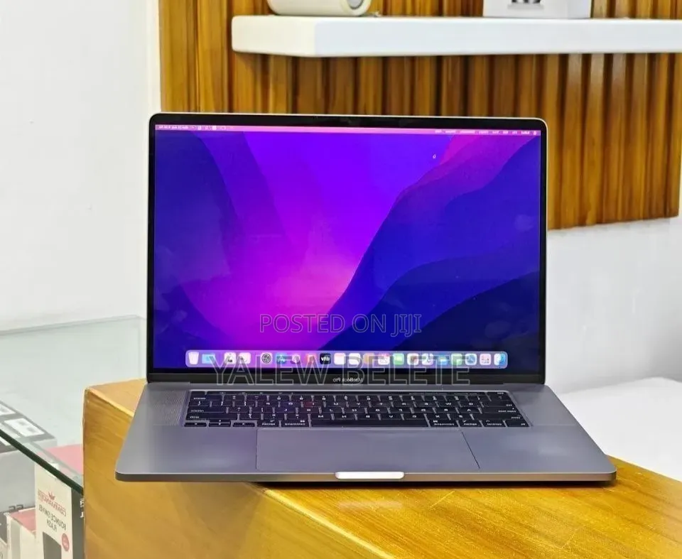 New Laptop Apple MacBook Pro 2018 32GB Intel Core i9 SSD 2T