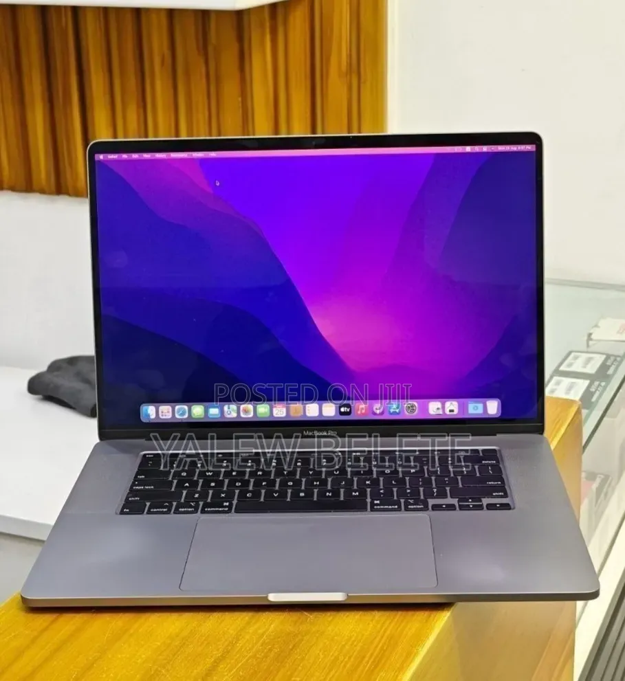 New Laptop Apple MacBook Pro 2018 32GB Intel Core i9 SSD 2T