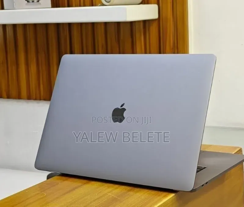 New Laptop Apple MacBook Pro 2018 32GB Intel Core i9 SSD 2T