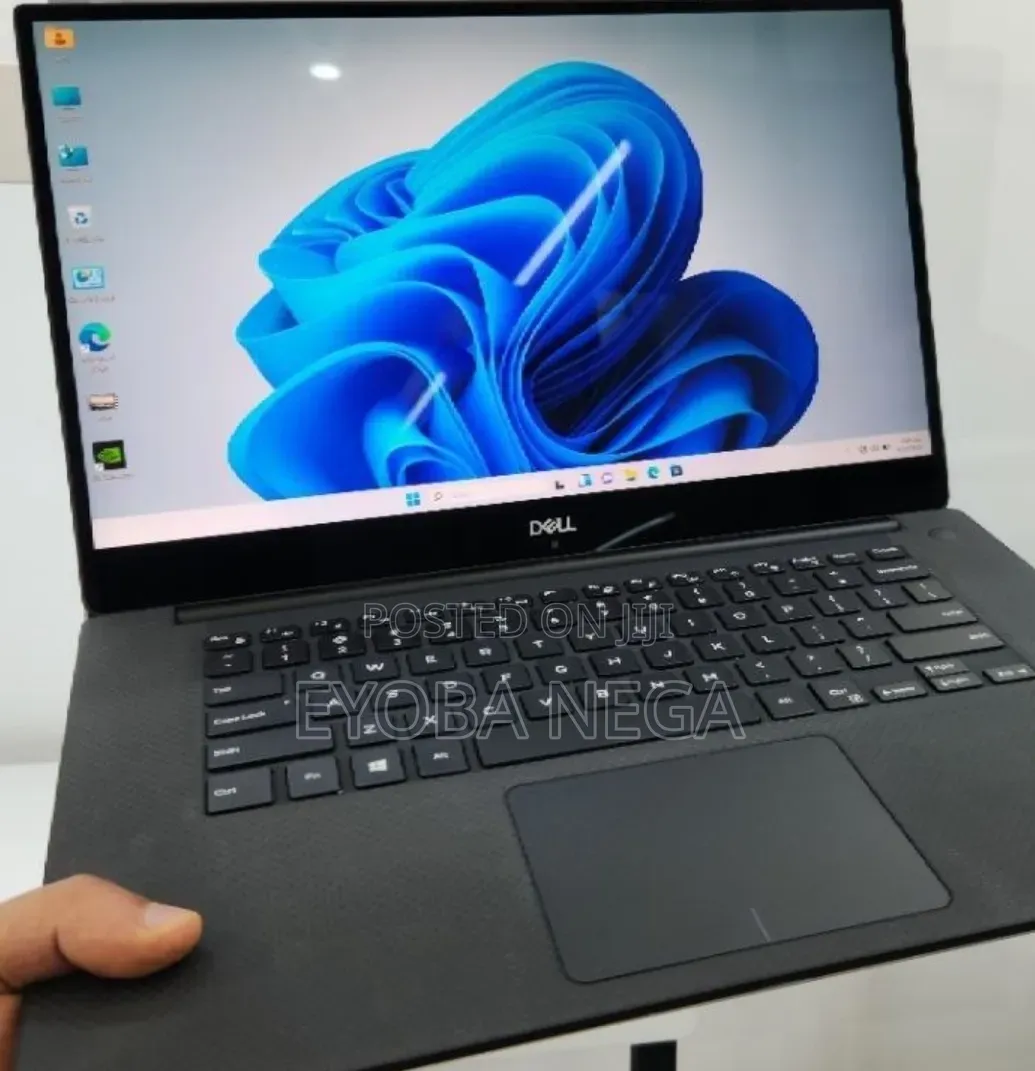 New Laptop Dell XPS 15 16GB Intel Core i7 SSD 512GB