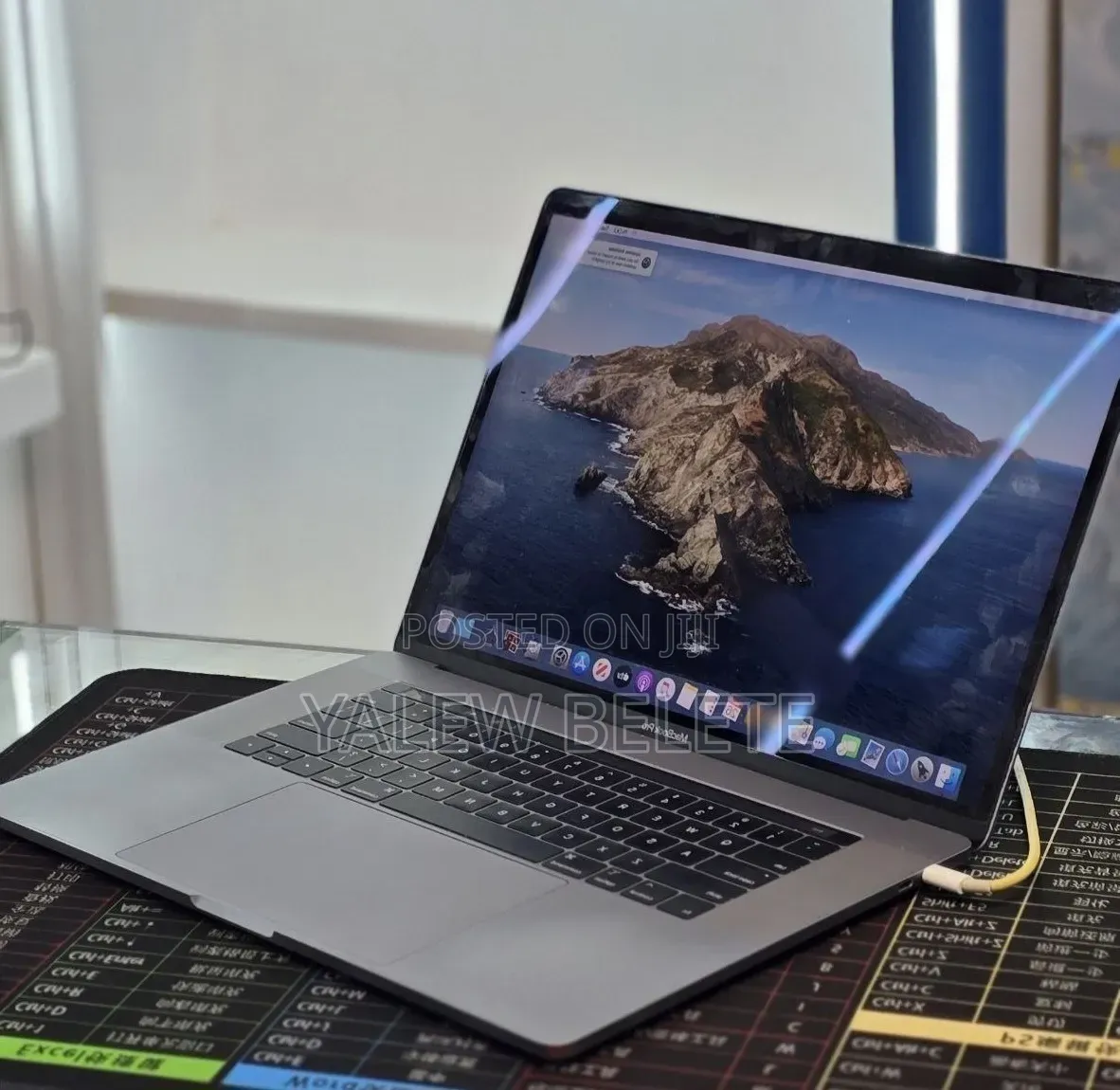 New Laptop Apple MacBook Pro 2018 32GB Intel Core i7 SSD 1T