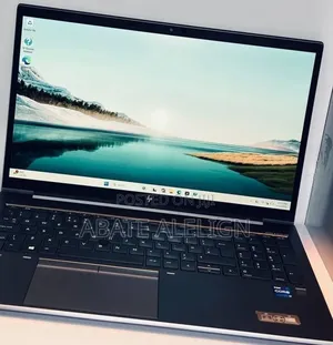 New Laptop HP ZBook Firefly G8 32GB Intel Core i7 SSD 1T