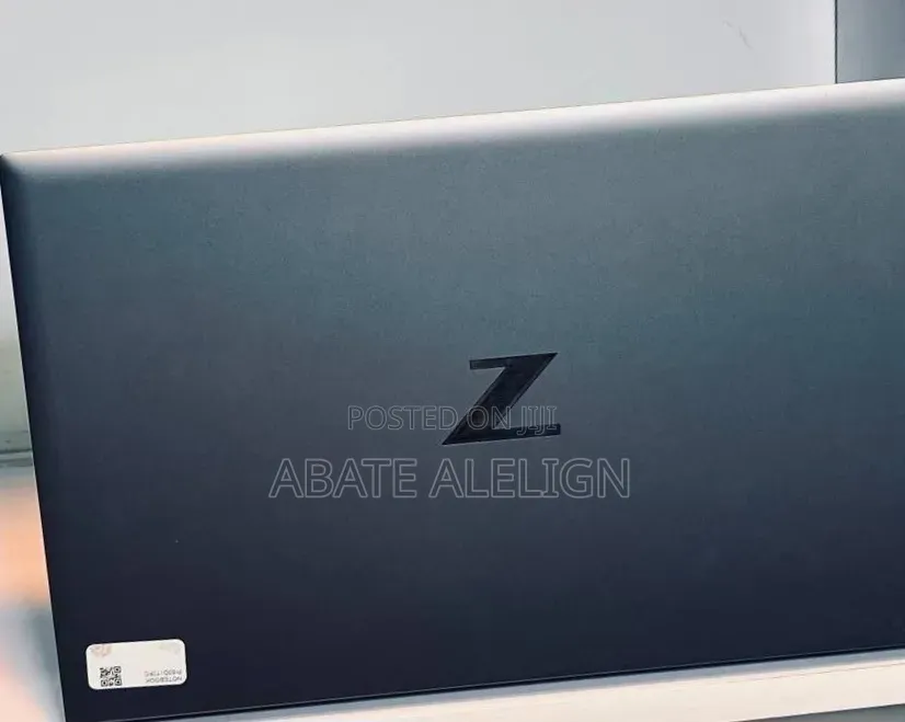 New Laptop HP ZBook Firefly G8 32GB Intel Core i7 SSD 1T