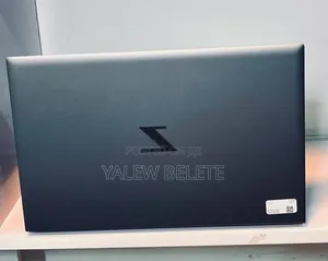 New Laptop HP ZBook Firefly G8 32GB Intel Core i7 SSD 512GB