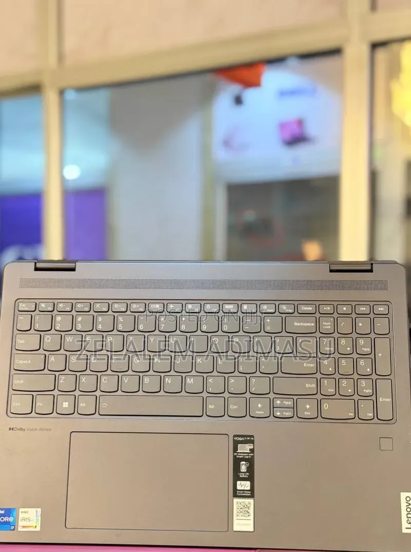 New Laptop Lenovo Yoga 7i 16GB Intel Core i7 SSD 512GB