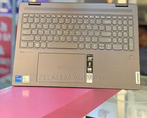 New Laptop Lenovo Yoga 7i 16GB Intel Core i7 SSD 512GB
