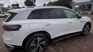 Volkswagen ID.6 2024 White